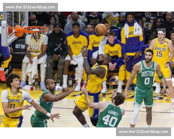 詹姆斯生涯两次替补背后的故事：兄弟情谊与伤病管理的双重见证