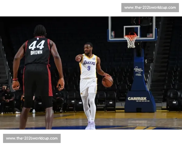 布朗尼休赛期特训揭秘：从发展联盟逆袭到夏季联赛的蜕变之路